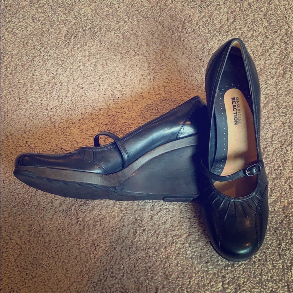 Kenneth Cole Reaction Wedge!